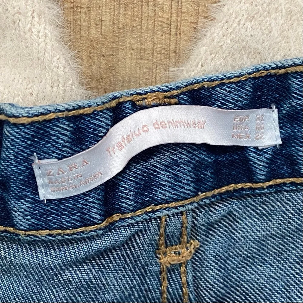 SHORTS Denim Jean Cutoffs ZARA Trafeluc Destroyed Denim SHORTS